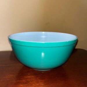 Vintage Pyrex 403 Primary Colors Green Nesting Mixing Bowl 2 1/2 Qt